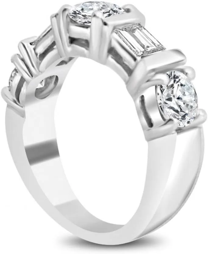 1.54 ct Round and Baguette Cut Diamond Wedding Band Ring in Platinum