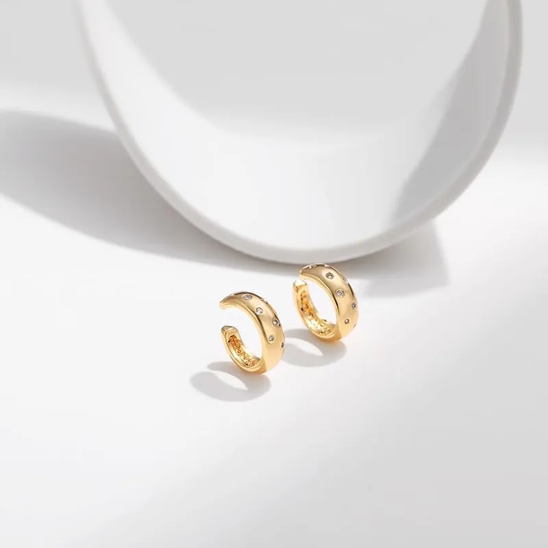Chunky Ear Cuffs for Women Gold Silver Earrings Non Piercing 18K Gold Plated Stainless Steel Chunky Round Huggie Minimalism Ear Clip Earrings Ear Cuff for Women Ear Cartilage Clip Jewelry Gift